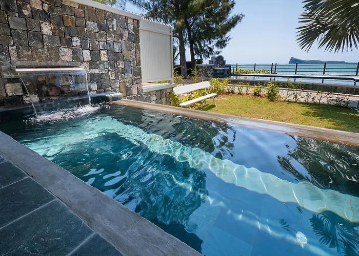 Luxury Beachfront Duplex, Coin De Mire View / 3Bed