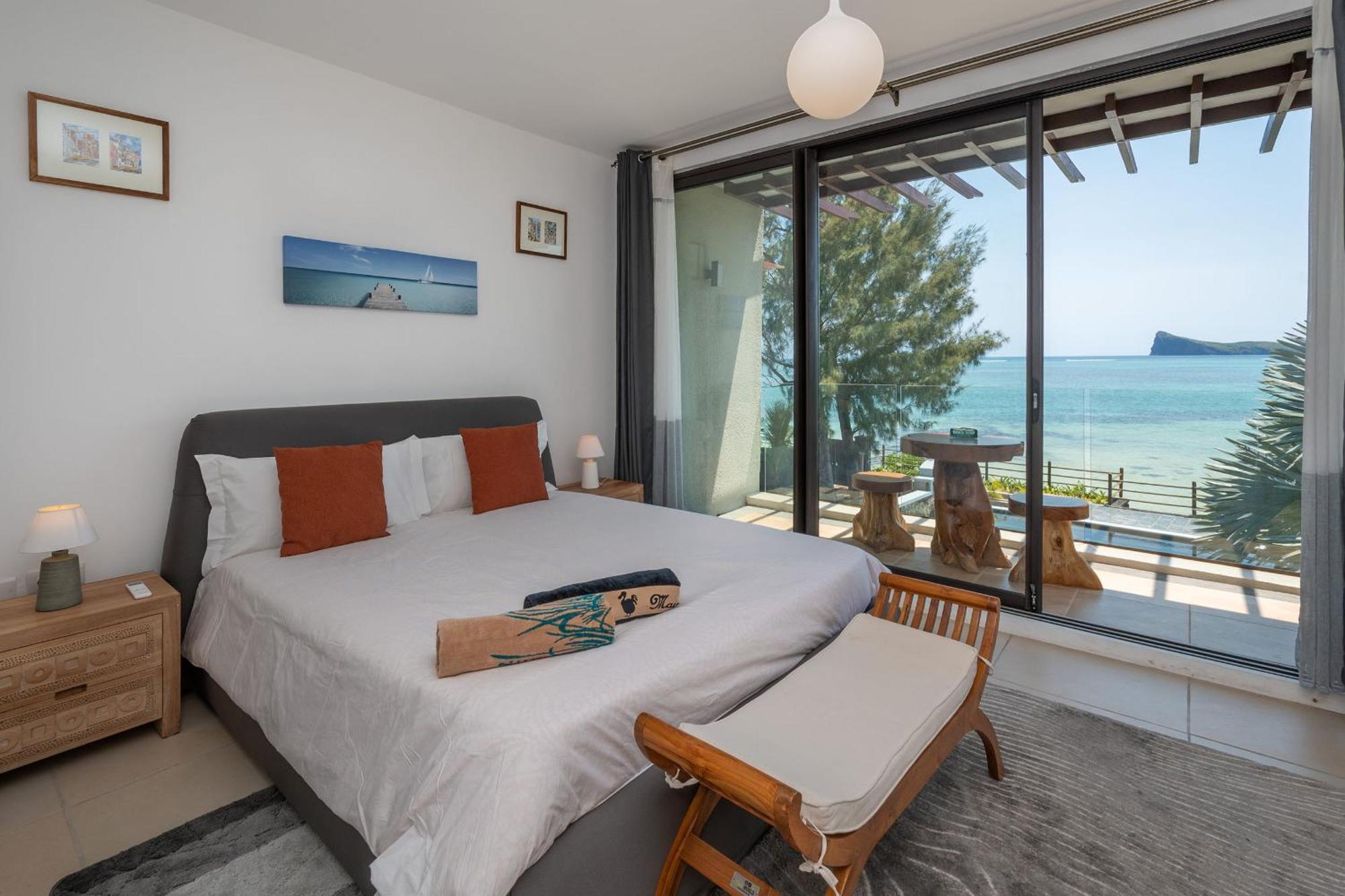 Luxury Beachfront Duplex, Coin De Mire View / 3bed Apartment *