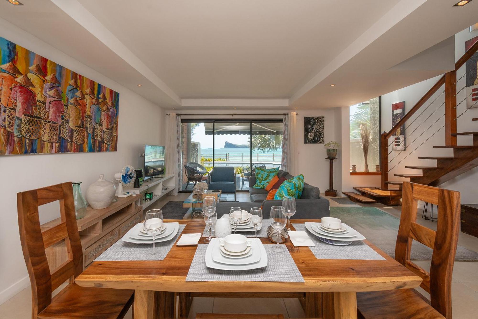 Luxury Beachfront Duplex, Coin De Mire View / 3bed *
