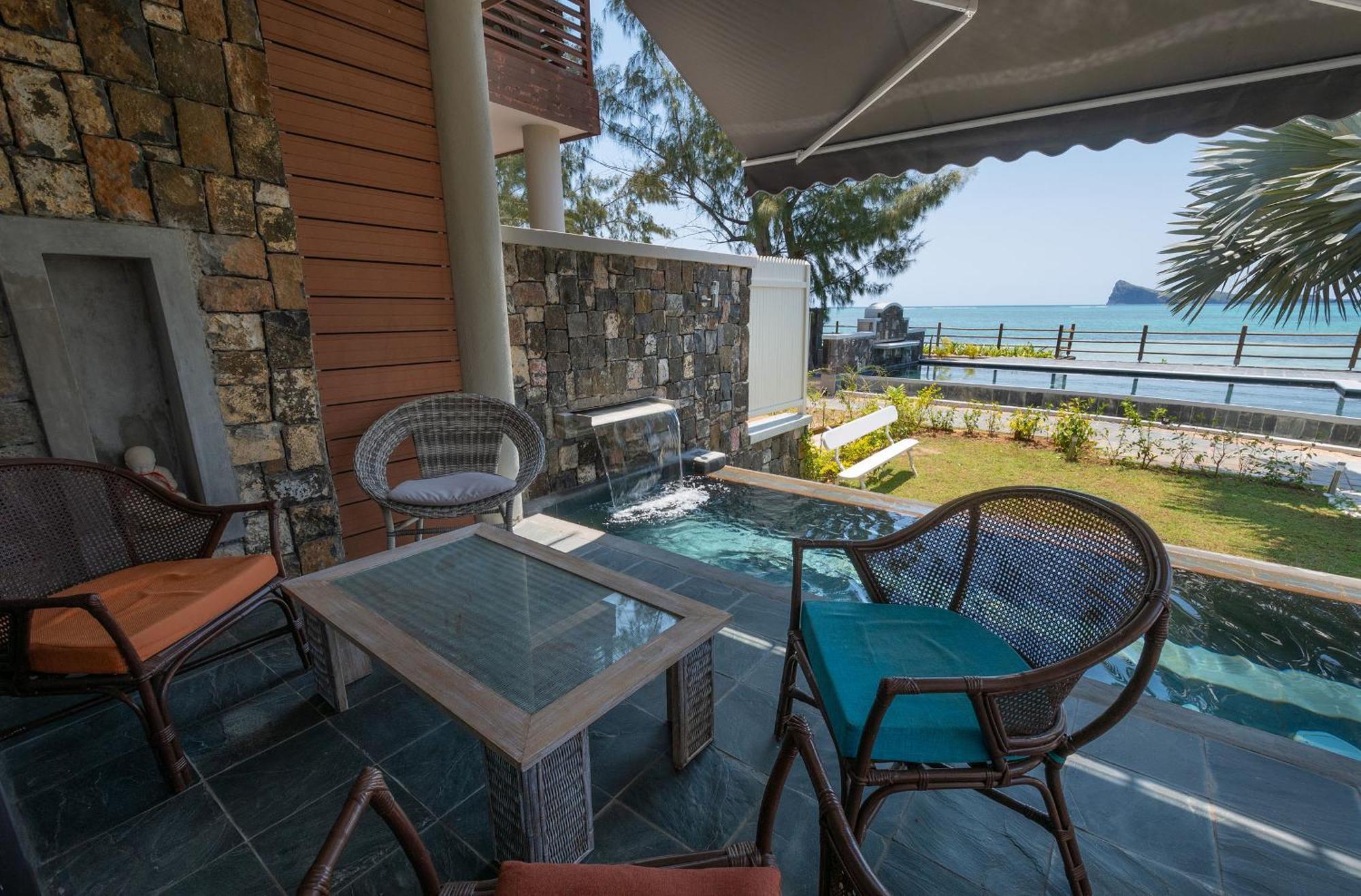 Luxury Beachfront Duplex, Coin De Mire View / 3bed *