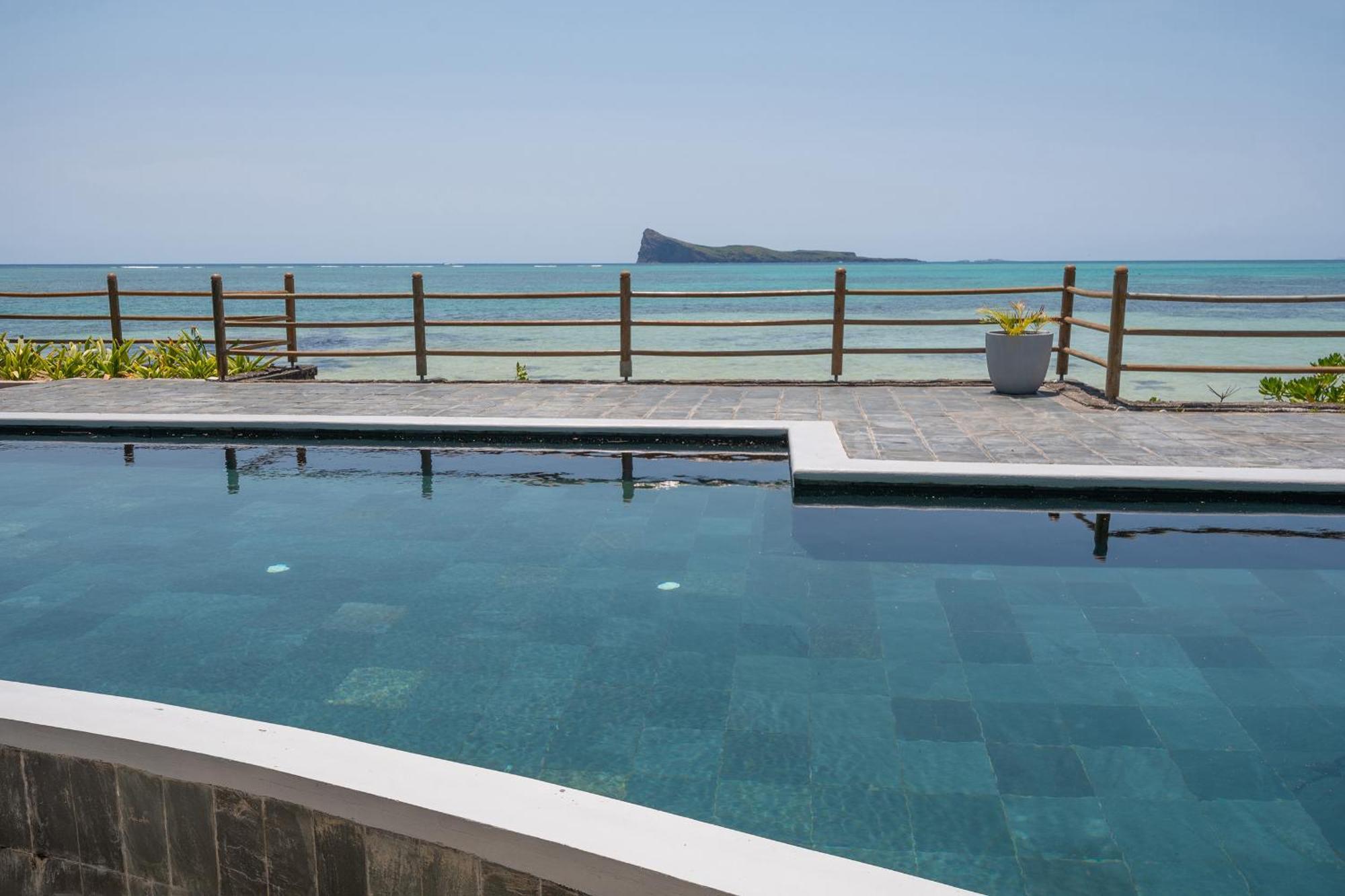Luxury Beachfront Duplex, Coin De Mire View / 3bed * Cap Malheureux