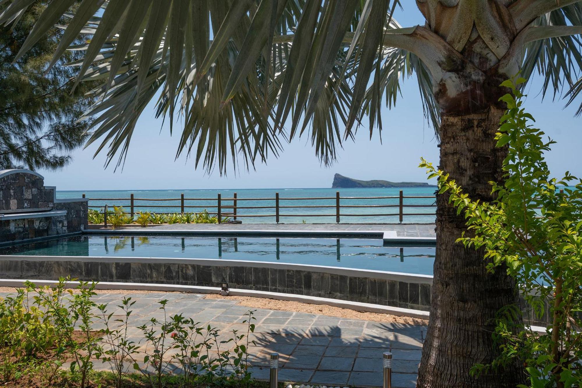 Luxury Beachfront Duplex, Coin De Mire View / 3bed Apartment