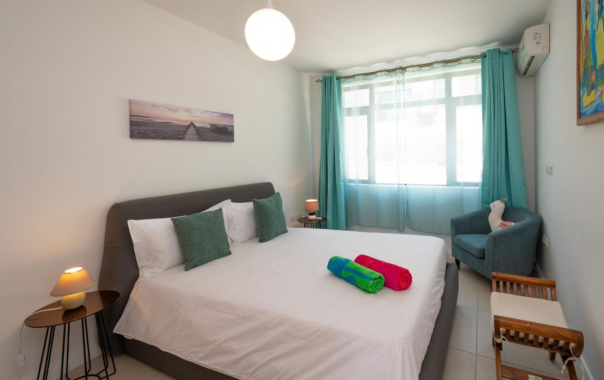 Luxury Beachfront Duplex, Coin De Mire View / 3bed *